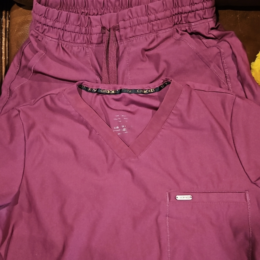 Cherokee Form scrub set size xxs top and bottom